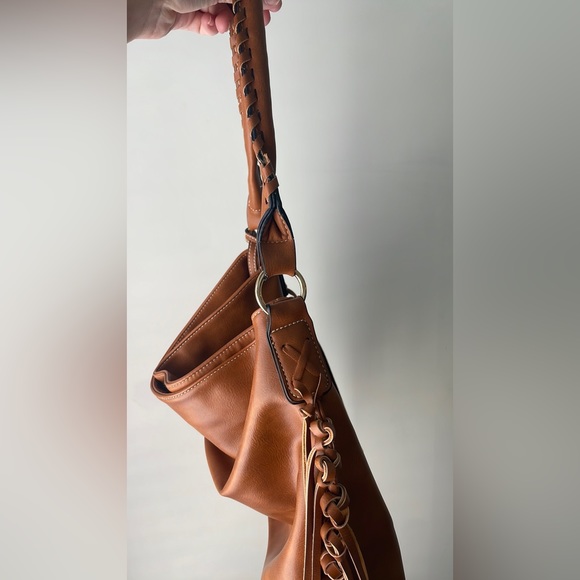 Boho Fringe Tan Shoulder Bag. - Picture 6 of 15